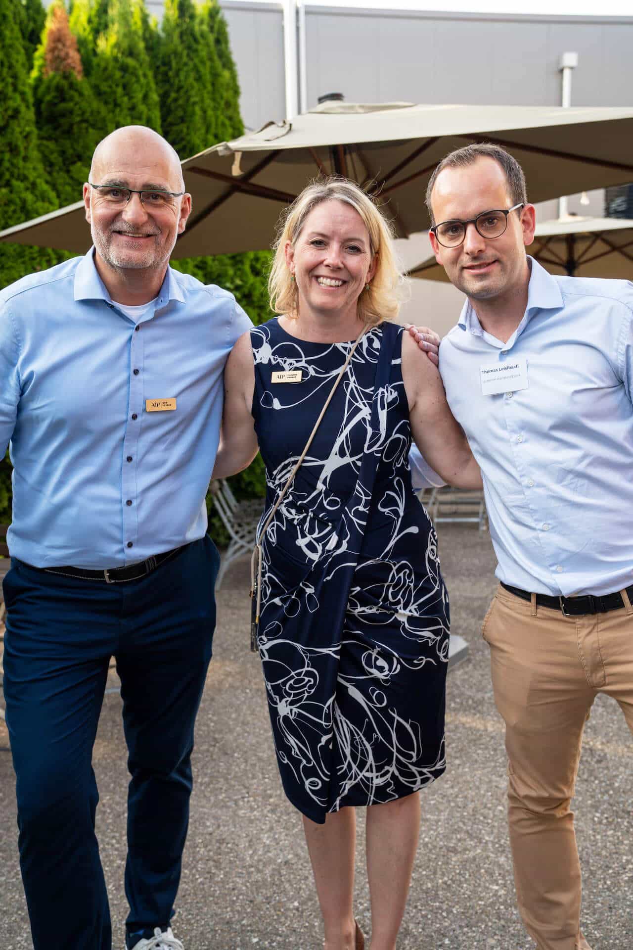 v.l.n.r. Urs Lysser, Claudia Probst (beide AIP) sowie Thomas Leisibach (LUKB)